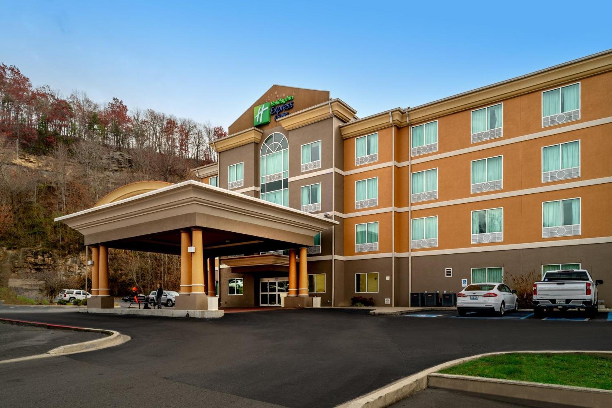 Holiday Inn Express And Suites Hazard, An Ihg Hotel Exterior photo